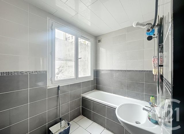 Appartement T5 à vendre - 5 pièces - 77.77 m2 - ORLEANS - 45 - CENTRE - Century 21 L'Ecu D'Or