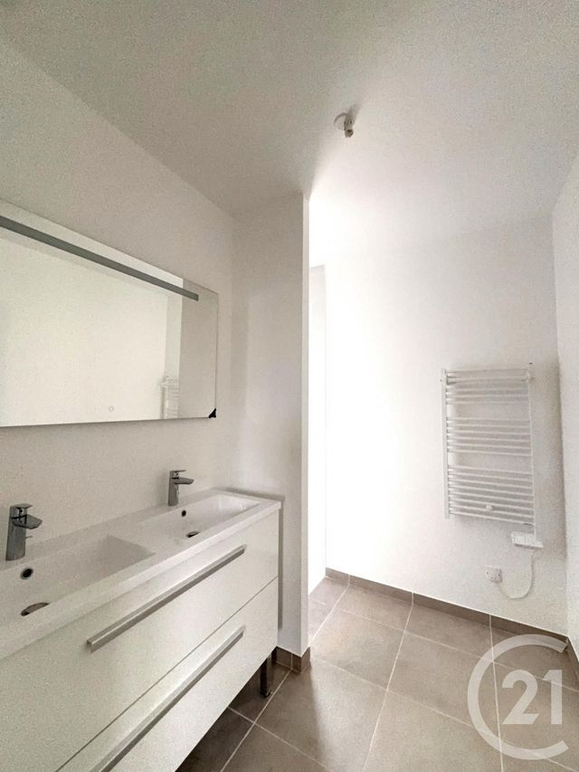 maison à louer - 5 pièces - 92.02 m2 - ARDON - 45 - CENTRE - Century 21 L'Ecu D'Or